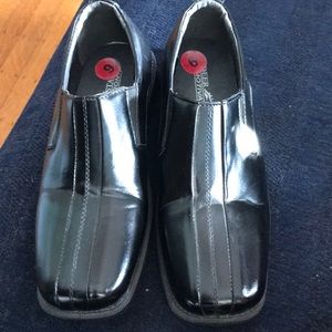 Boys like New size 6 dress shoe